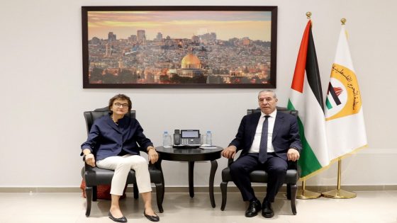 الشيخ يلتقي رئيسة الممثلية الألمانية