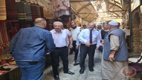 البرغوثي يستقبل مارتن شولتز و يرافقه في جولة في البلدة القديمة في الخليل