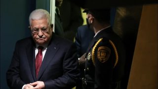 أبومازن يشارك في قمة شرم الشيخ