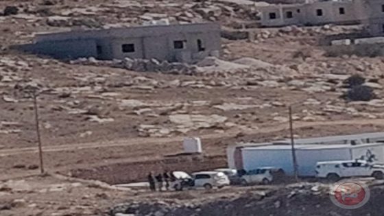 الاحتلال يقتحم خيمة التضامن بالمفقرة ويفتش مركبات المعلمات قرب سوسيا