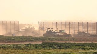 صحيفة تركية تحذر من قطع صلات قطاع غزة مع مصر بشكل نهائي