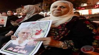 الموت يغيب المناضلة ام الاسير نضال ابو عكر