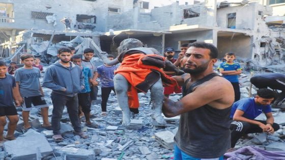 استشهاد طفلة وإصابة آخرين جراء انهيار مبنى في مدينة غزة