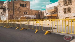 شارع السهلة في الخليل… منطقة محاصَرة تعيش تحت ثقل الحواجز والمعاناة اليومية