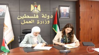 وزارة العمل توقّع 3 اتفاقيات مع مواقع لنشر وظائف