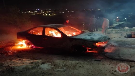 رام الله: مستوطنون يحرقون مركبة في قرية الطيبة