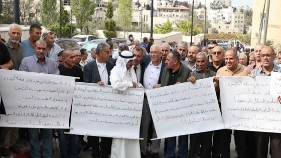 الضباط المتقاعدون يحتجون أمام هيئة التقاعد مطالبين بحقوقهم: “بشكل أمين ومنصف”