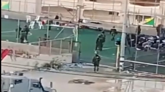 الاحتلال يواصل التنكيل ببلدة بيت أمر ويعتقل العشرات في محافظة الخليل