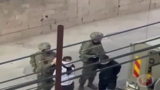 سلفيت.. الاحتلال يعتقل العشرات ومستوطنون يحطمون مركبات المواطنين