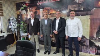 وفد اقتصادي يلتقي مدير مخابرات الخليل لبحث تأثير الاستقرار الأمني على الواقع الاقتصادي