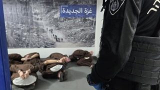 “الغارديان”: إسرائيل تحتجز عشرات الفلسطينيين في سجن تحت الأرض بلا ضوء أو طعام كافٍ
