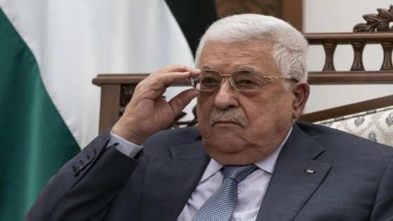 الرئيس محمود عباس يحتفل بميلاده التسعين