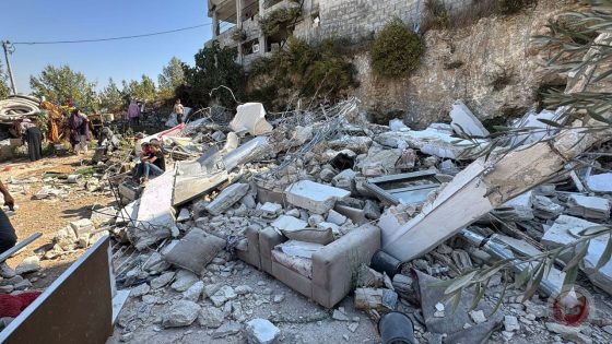 شاهد- الاحتلال يهدم منزلين في قرية الولجة غرب بيت لحم