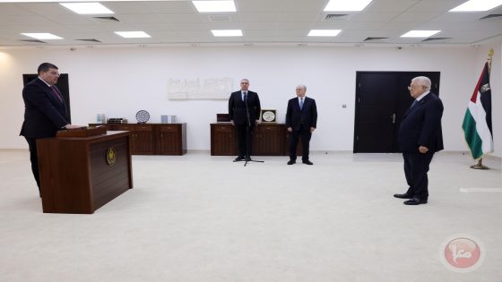 وزير النقل والمواصلات يؤدي اليمين القانونية أمام الرئيس