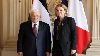 الرئيس يلتقي رئيسة البرلمان الفرنسي