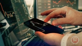 ما الذي يدفع الجاليات الشرق أوسطية لاستخدام العملات الرقمية بدلاً من البنوك؟