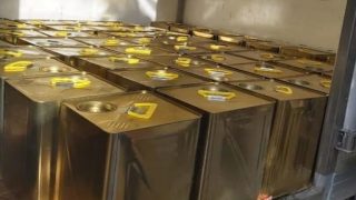 ضبط 300 كغم زيت زيتون مغشوش في الخليل
