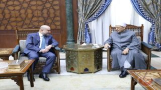 الهباش يطلع شيخ الأزهر على أوضاع المقدسات والوضع الإنساني في فلسطين في ظل استمرار العدوان الإسرائيلي