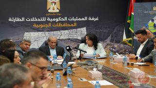 غرفة العمليات الحكومية تستعرض خطة الإغاثة والتعافي البيئي في غزة