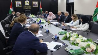 وزير الداخلية ووفد آلية الاستجابة للاستقرار يبحثان فرص استقرار غزة