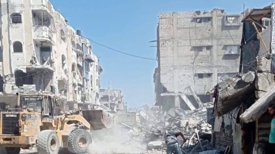 غزة.. غارات جوية وراء الخط الأصفر وتفجير منازل بالشجاعية وجباليا