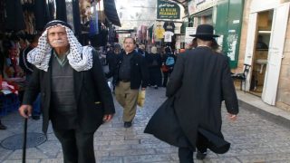 “سانت إيڤ”: بلدية الاحتلال تتجه لرفع ضريبة الأرنونا على 14 حيا فلسطينيا في القدس