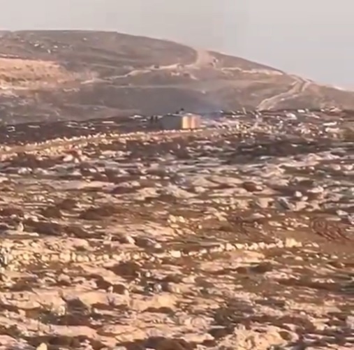 مستوطنون يقيمون بؤرة استيطانية شمال شرقي القدس