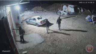 اعتداء وحشي للمستوطنين في السموع: إصابات بين الأطفال وتخريب المنازل والمواشي