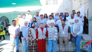 مستشفى النجاح الوطني الجامعي ينظّم يوما طبيا مجانيا في قرية “بلاطة – نابلس”