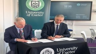 كلية الطب في الجامعة العربية الأمريكية تعزز حضورها الدولي بشراكات أكاديمية مع جامعات بريطانية مرموقة