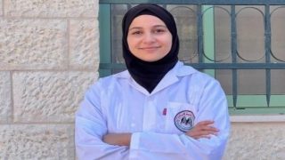 خريجة كلية الصيدلة من الجامعة العربية الأمريكية رزان سباعنة تجمع بين التفوق والبحث العلمي والطموح المهني