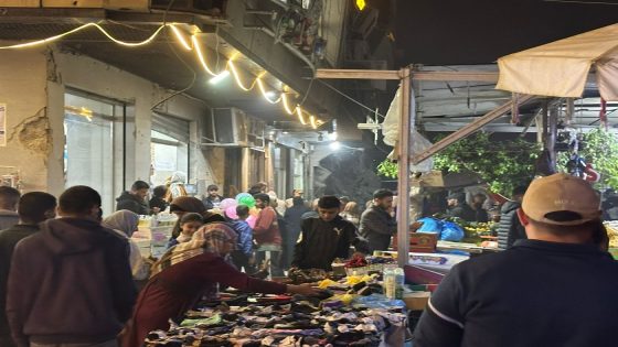 حي الرمال في غزة.. صمود الحياة وسط الدمار عشية رأس السنة (صور)