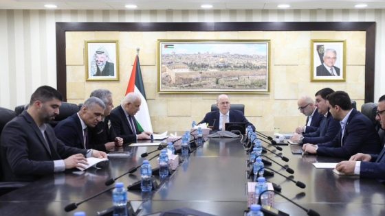 رئيس الوزراء يترأس اجتماعا لتطوير منظومة المعابر الفلسطينية وخدماتها وحوكمة عملها