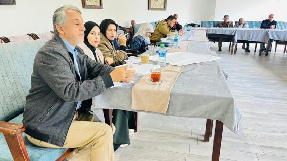ورشة عمل حول التخطيط المشترك لمأسسة عمل رابطة النازحين والمهجّرين الفلسطينيين في غزة