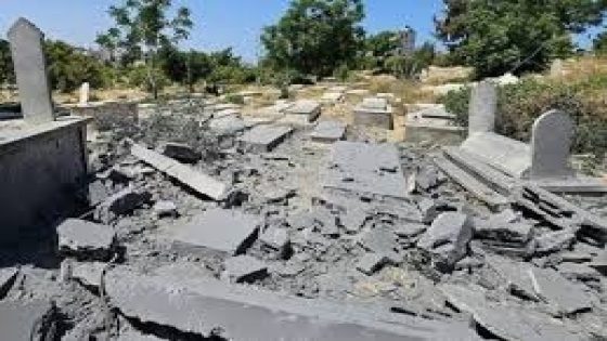 الأوقاف بغزة: الاحتلال دمر 40 مقبرة من أصل ستين موجودة بغزة