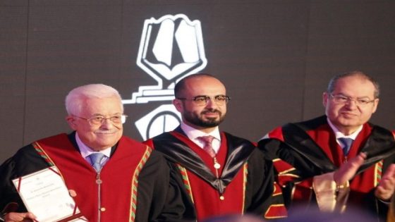 الجامعة العربية الأمريكية تمنح الرئيس محمود عباس الدكتوراه الفخرية