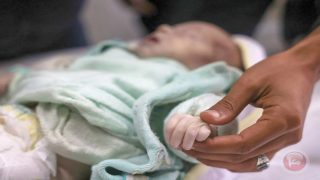 وفاة رضيعة نتيجة البرد القارس في خان يونس