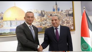 الشيخ يبحث مع ميلادينوف سبل الانتقال للمرحلة الثانية من خطة ترامب