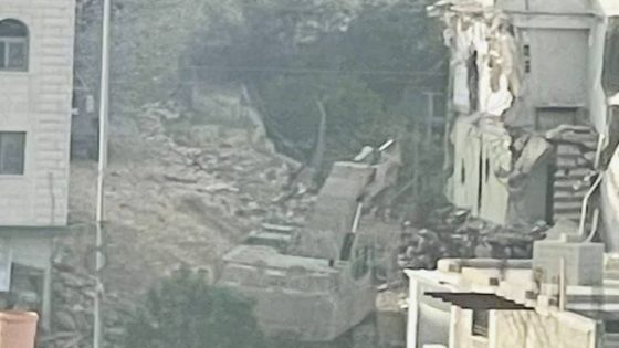 الاحتلال يستأنف هدم المنازل في مخيم نور شمس بطولكرم