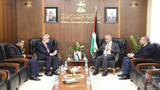 برهم يبحث مع سفير فلسطين في بولندا دعم التعليم العالي وتعزيز المنح الدراسية