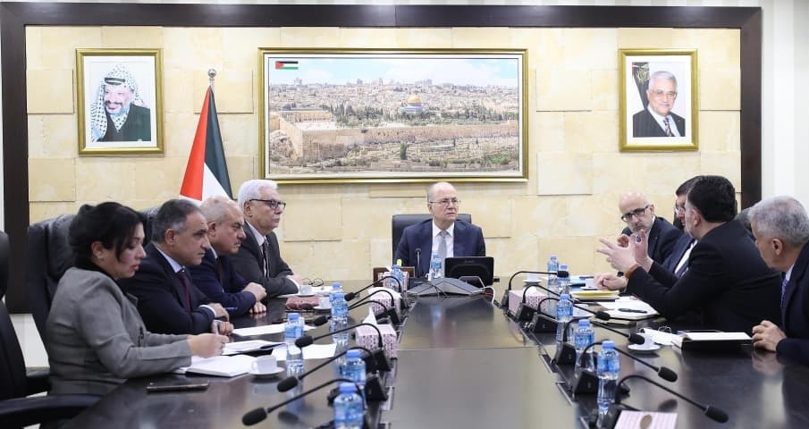 رئيس الوزراء يتابع سير عملية المراجعة الوظيفية في الدوائر الحكومية