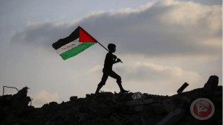 استطلاع للرأي: الفلسطينيون يقدّرون الديمقراطية لكن يفضلون الاستقرار أولًا