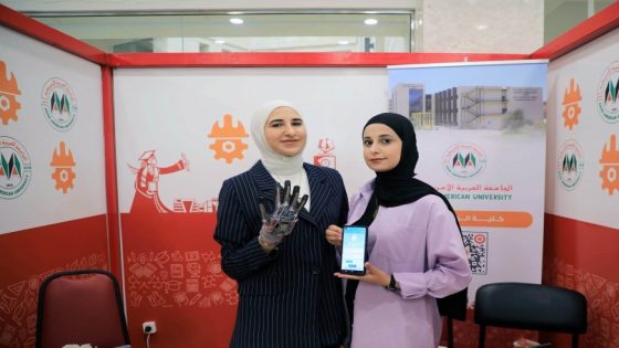 “القفاز الناطق”.. قصة نجاح لطالبات من كلية الهندسة في الجامعة العربية الامريكية