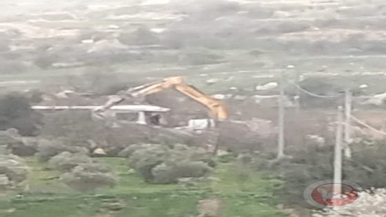 الاحتلال يهدم منزلا ويجرف منشأة زراعية في بيت أمر شمال الخليل