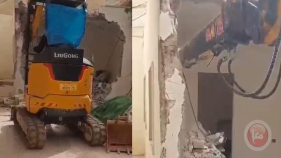 فيديو- بلدية الاحتلال تجبر مقدسيا على هدم منزله ببلدة بيت حنينا