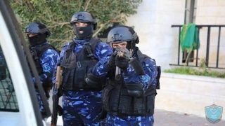 القبض على 4 مشتبه بهم بحيازة مخدرات غرب الخليل