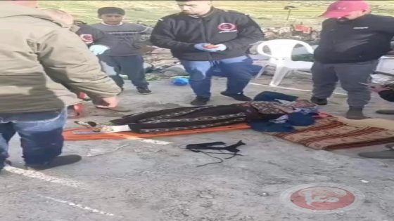 إصابة مسنّة واعتقال مواطنين خلال هجوم للمستوطنين على خربة غوين بمسافر يطا