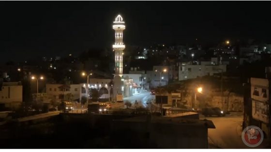 قوات الاحتلال تقتحم منزل عائلة الشهيد محمود عابد في حلحول