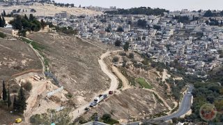 الاحتلال يخطر بهدم منازل في سلوان جنوب المسجد الأقصى