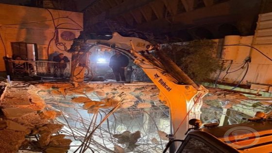 سلطات الاحتلال تجبر مقدسيا على هدم منزله ذاتياً في جبل المكبر